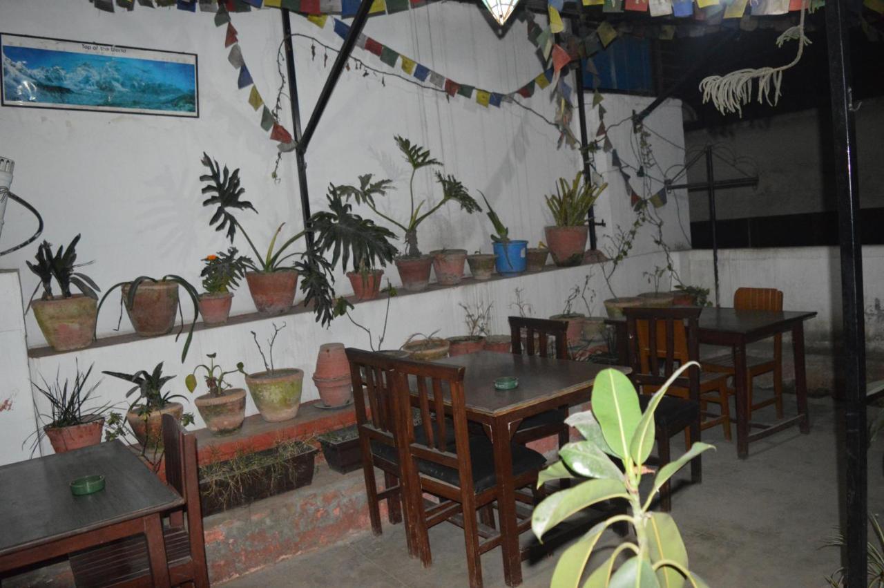 Kings Land Hotel Kathmandu Buitenkant foto